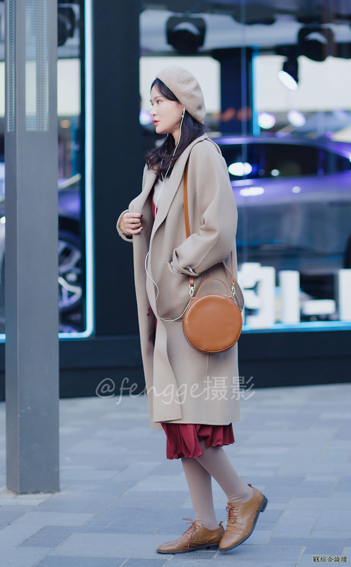 街拍：驼色贝雷帽搭配驼色大衣，最能凸显女性优雅气质-8.jpeg