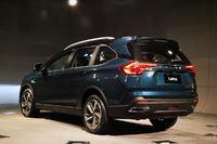 Luxgen首款ADAS新車，5+2座休旅URX五車型、預售價85.8萬起！