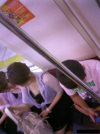 日本真的是偷拍界翹楚！電車上的過激視角通通被收藏起來